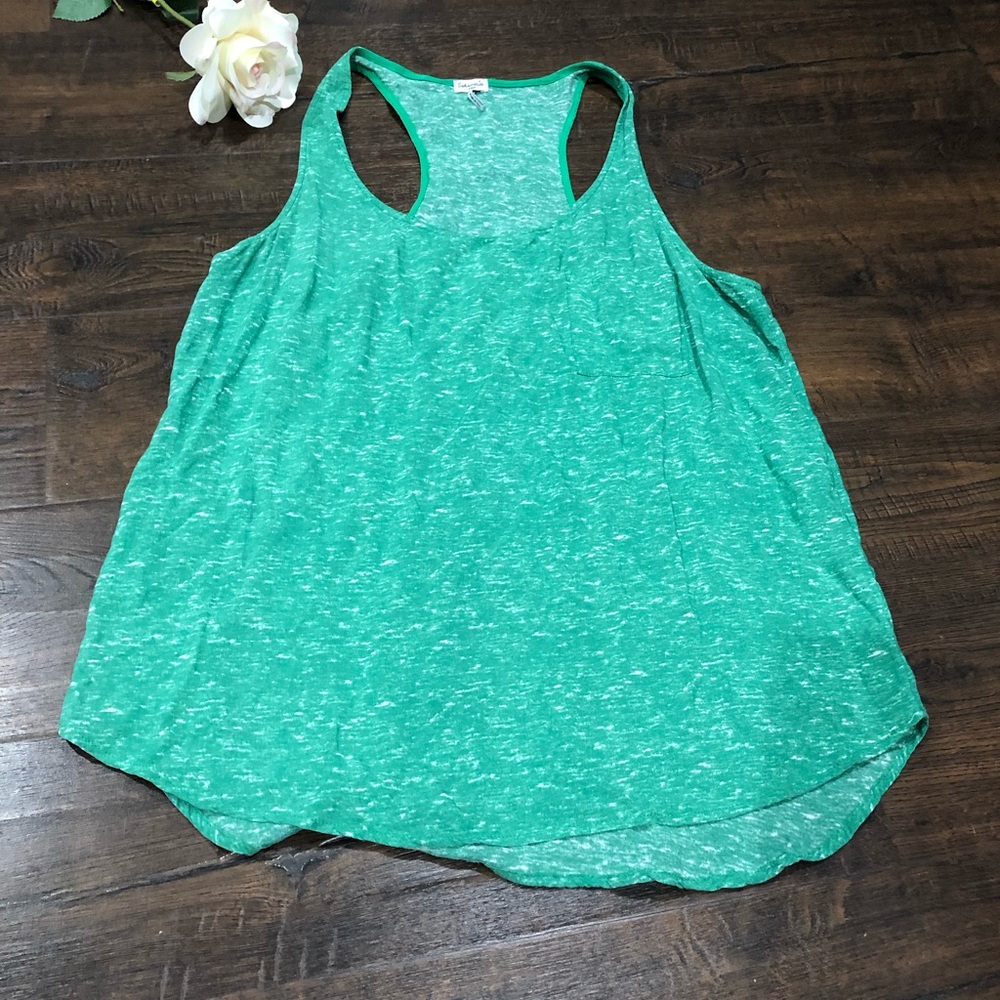 Splendid Green Tank - Picture 2 of 5